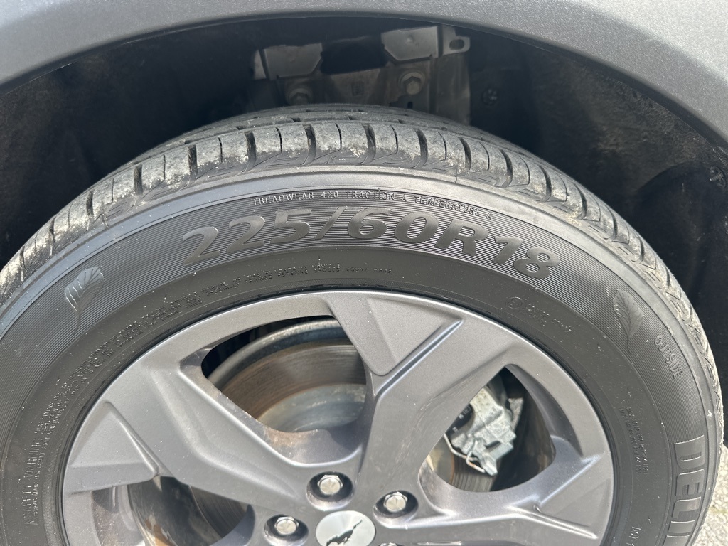 Vehicle image 32 of 36