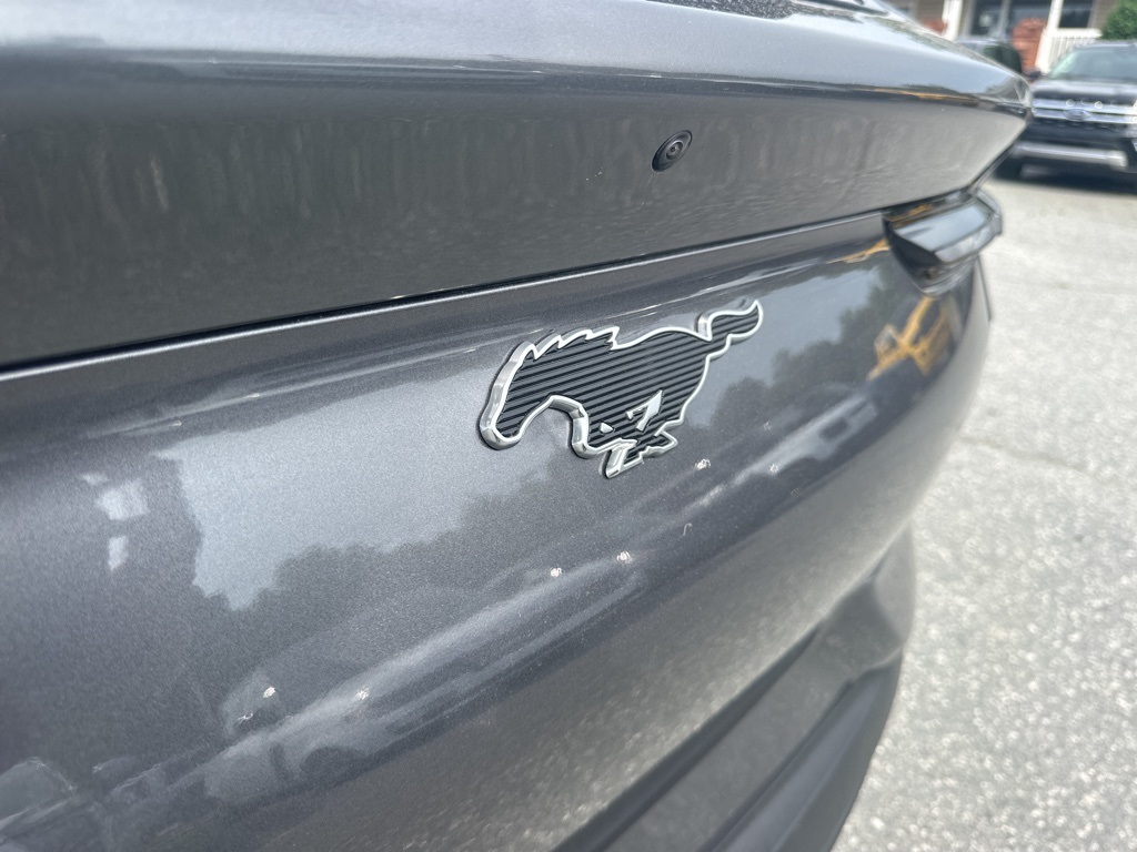 Vehicle image 30 of 36