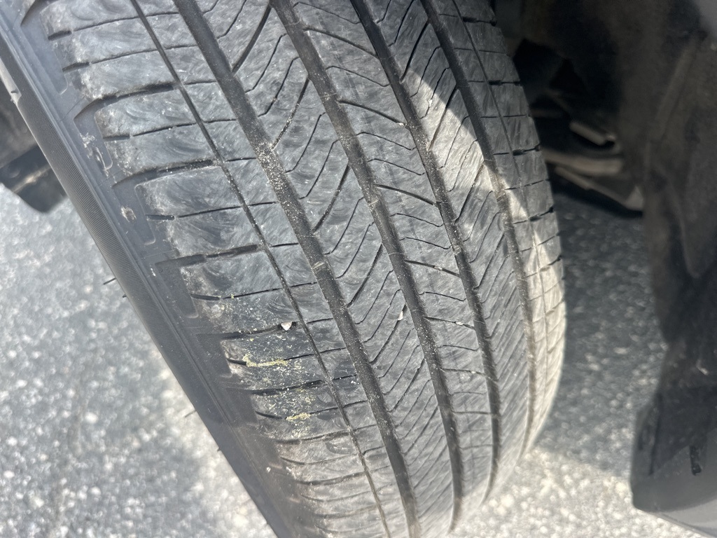 Vehicle image 33 of 36