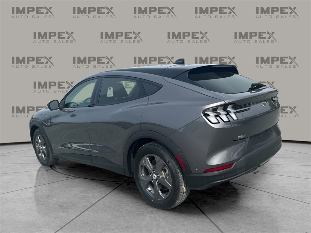 Vehicle image 7 of 36
