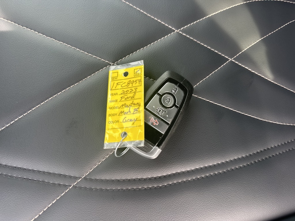 Vehicle image 35 of 36