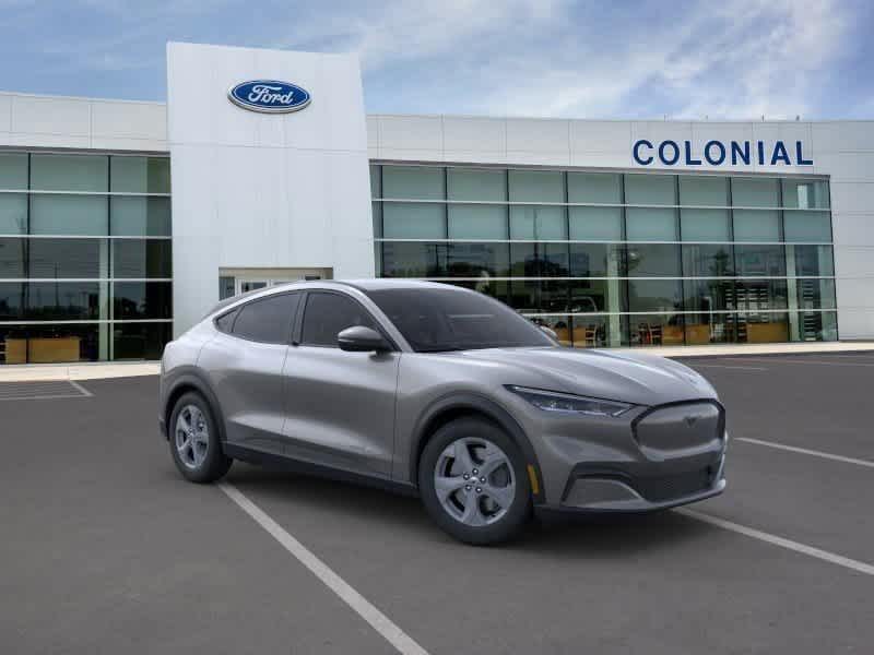 Vehicle image 4 of 22