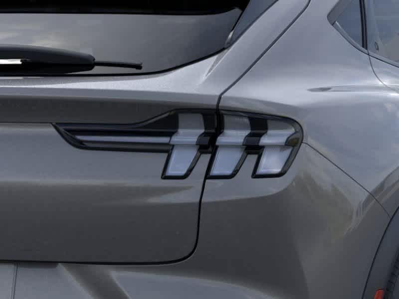 Vehicle image 19 of 22