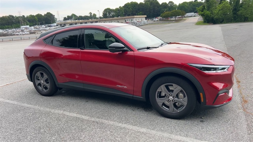 Vehicle image 21 of 65
