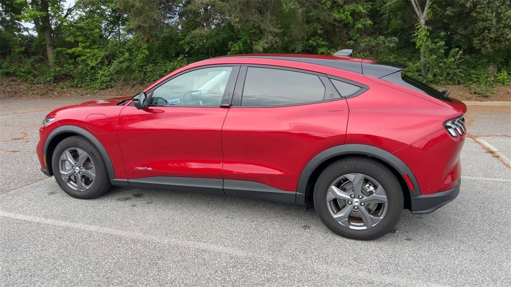 Vehicle image 40 of 65