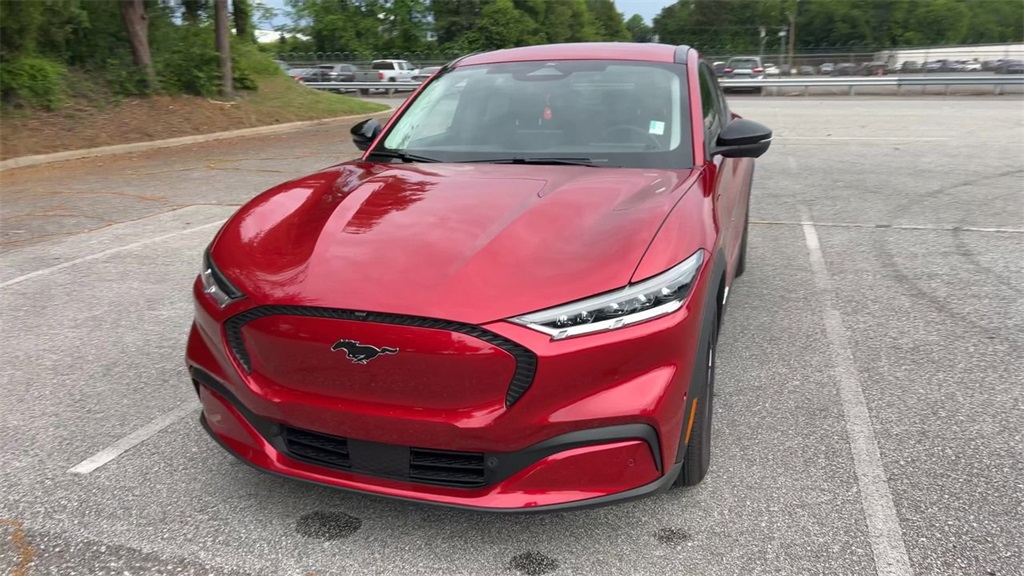 Vehicle image 8 of 65
