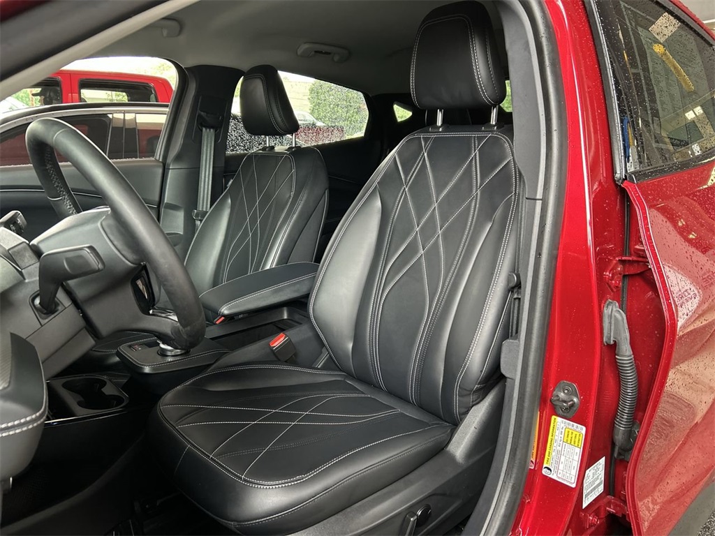 Vehicle image 56 of 65