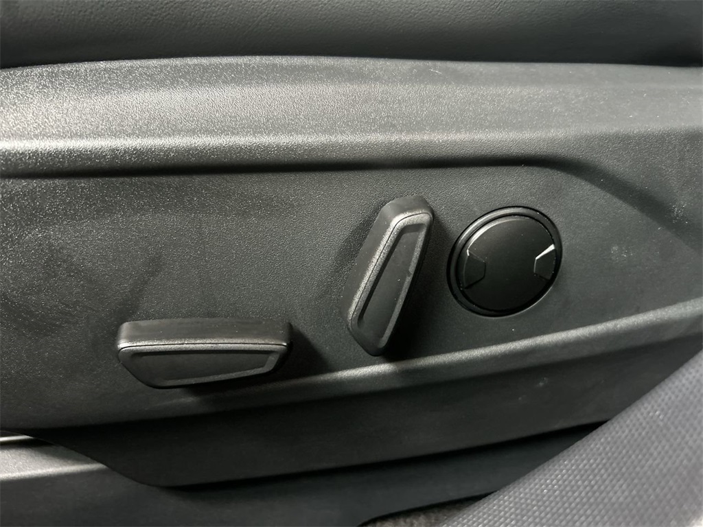 Vehicle image 55 of 65