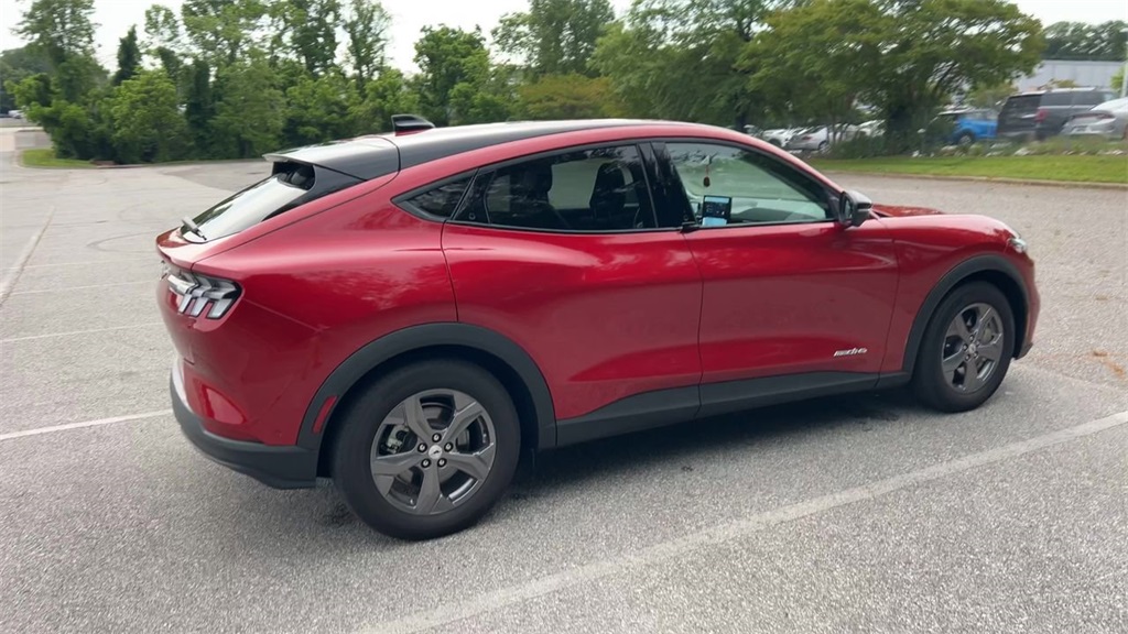 Vehicle image 29 of 65