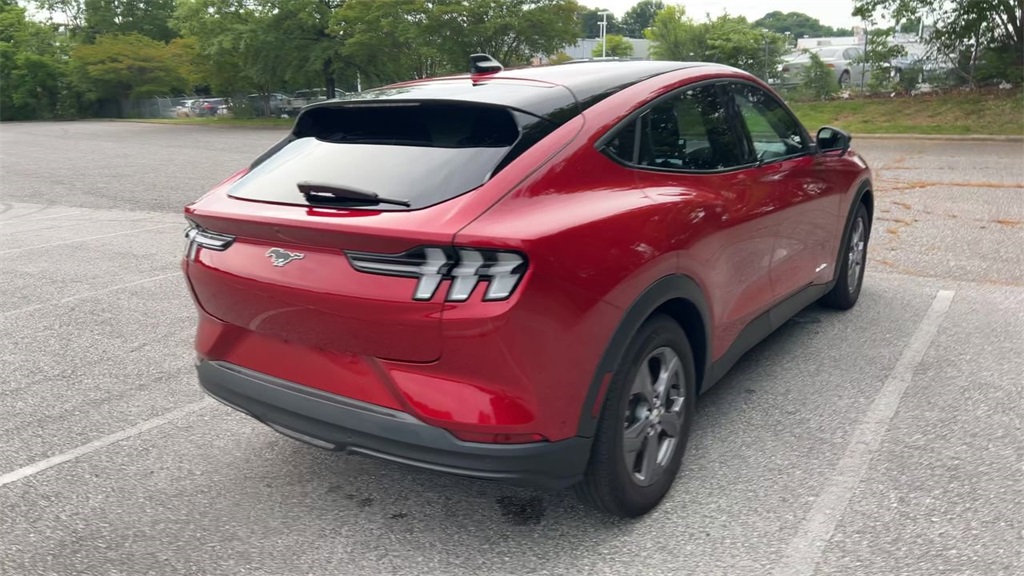 Vehicle image 34 of 65