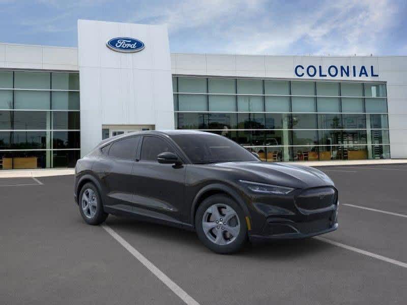 Vehicle image 4 of 22