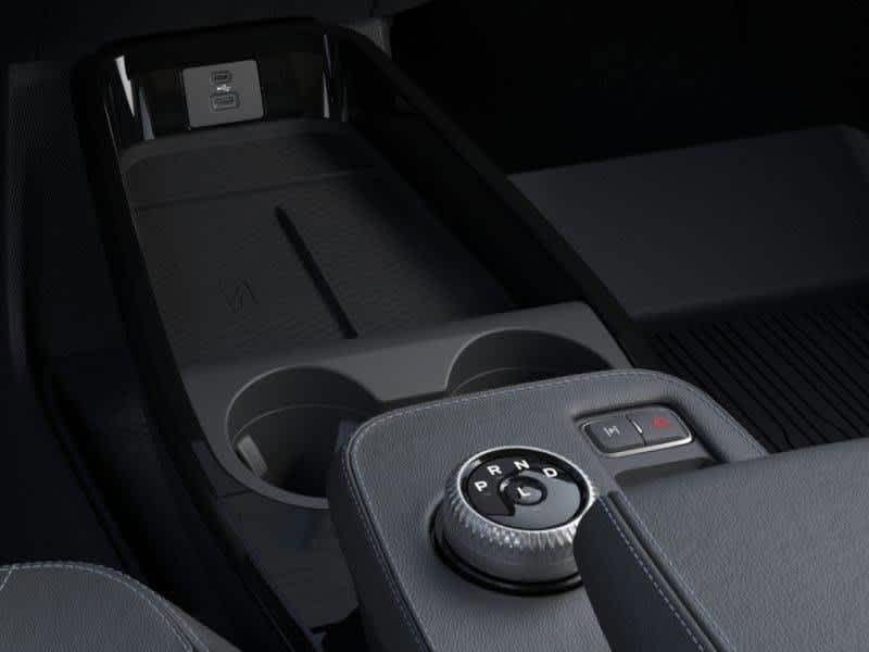 Vehicle image 17 of 22