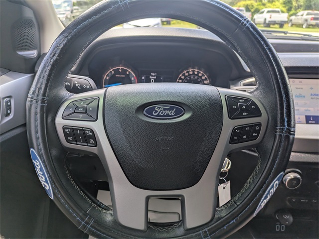 Vehicle image 26 of 32