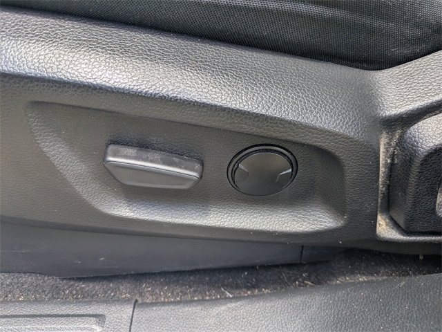 Vehicle image 20 of 32