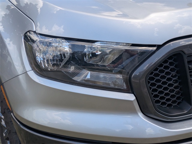 Vehicle image 10 of 32
