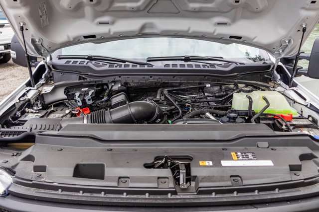 Vehicle image 31 of 34