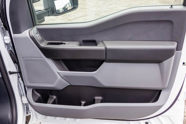 Vehicle image 26 of 34