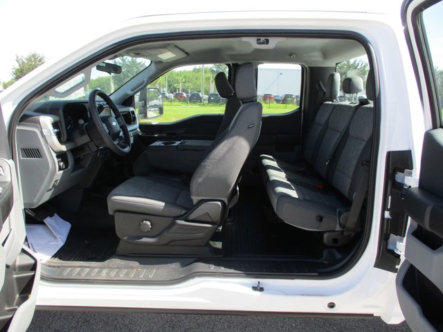 Vehicle image 18 of 20