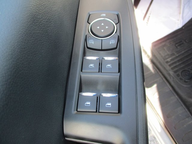 Vehicle image 9 of 20