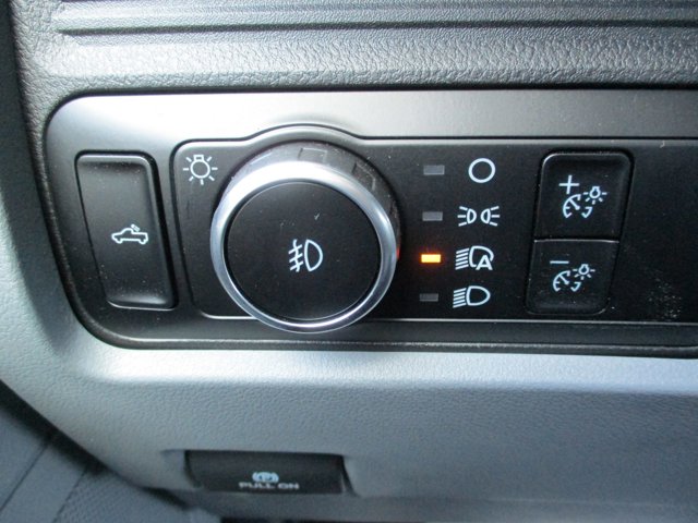 Vehicle image 10 of 20