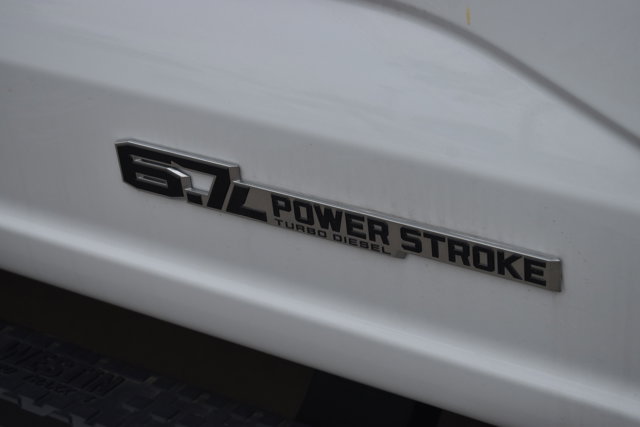 Vehicle image 8 of 16