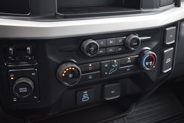 Vehicle image 14 of 16