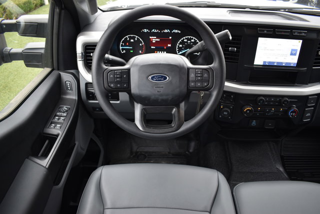 Vehicle image 11 of 16