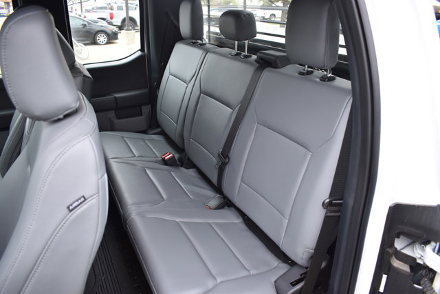 Vehicle image 15 of 16