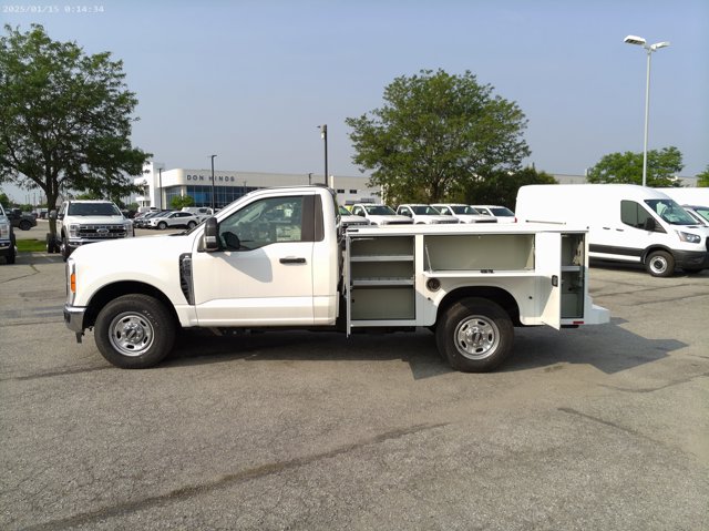 Vehicle image 7 of 14