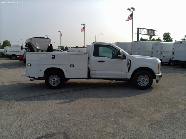 Vehicle image 3 of 14