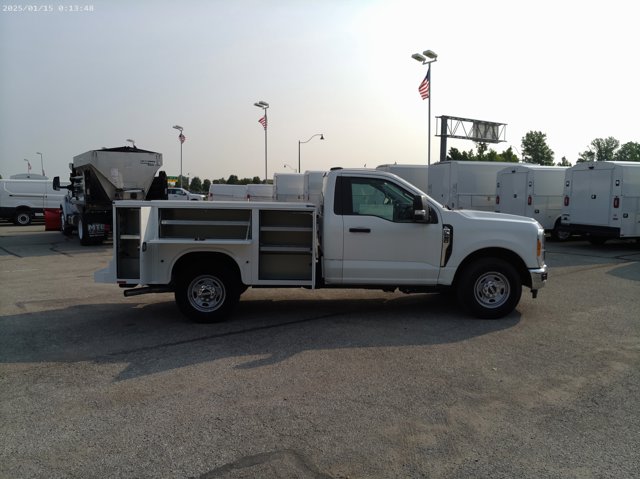 Vehicle image 5 of 14