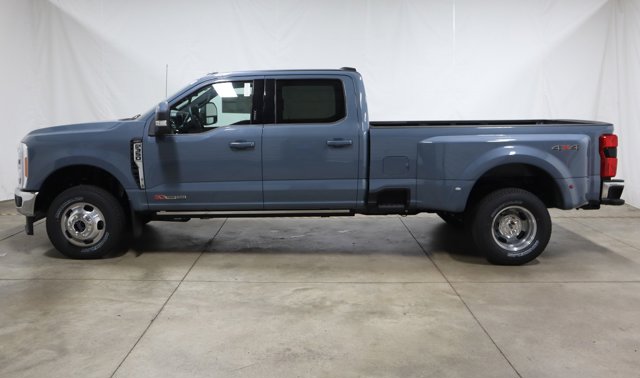 Vehicle image 2 of 39