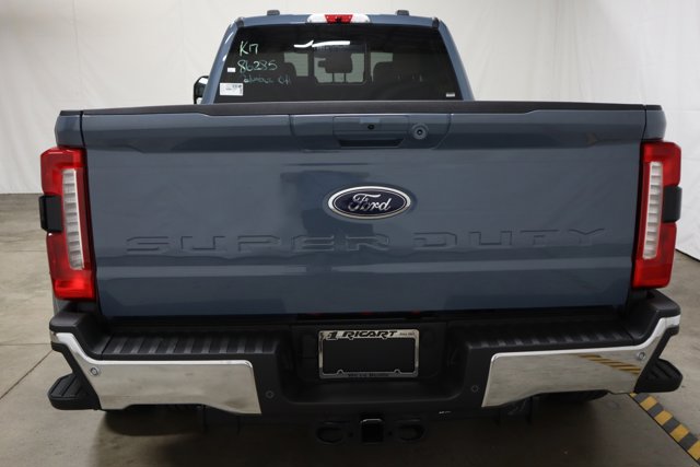 Vehicle image 4 of 39