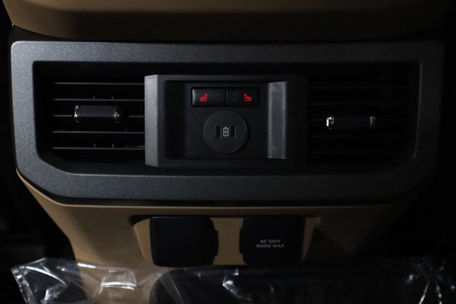 Vehicle image 14 of 39