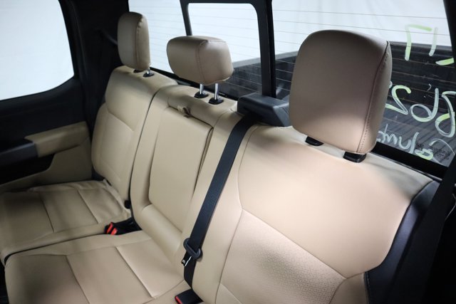 Vehicle image 13 of 39