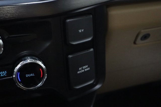 Vehicle image 28 of 39