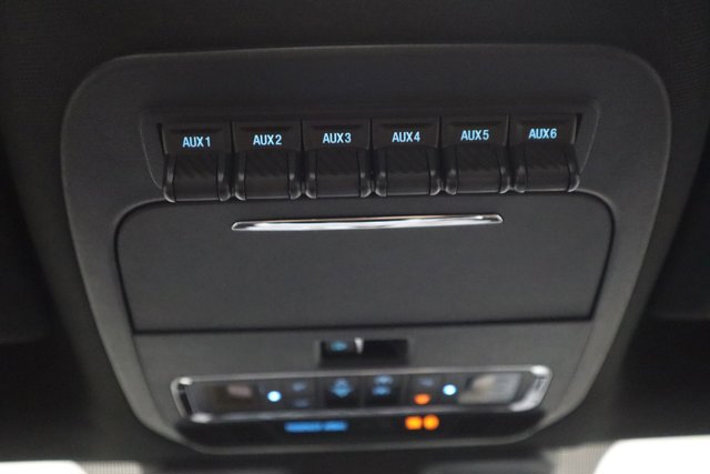 Vehicle image 31 of 39