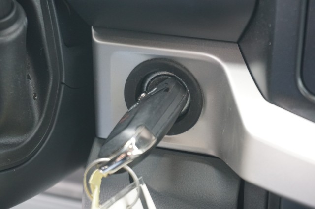 Vehicle image 25 of 36