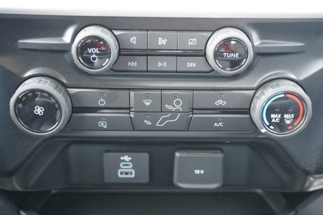 Vehicle image 29 of 36