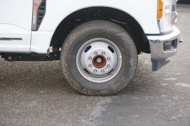 Vehicle image 10 of 36