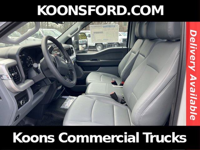 Vehicle image 11 of 18