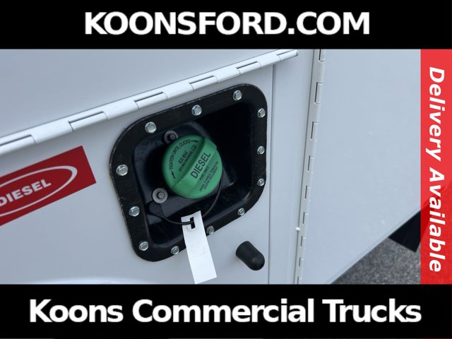 Vehicle image 17 of 18