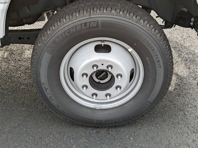 Vehicle image 7 of 22