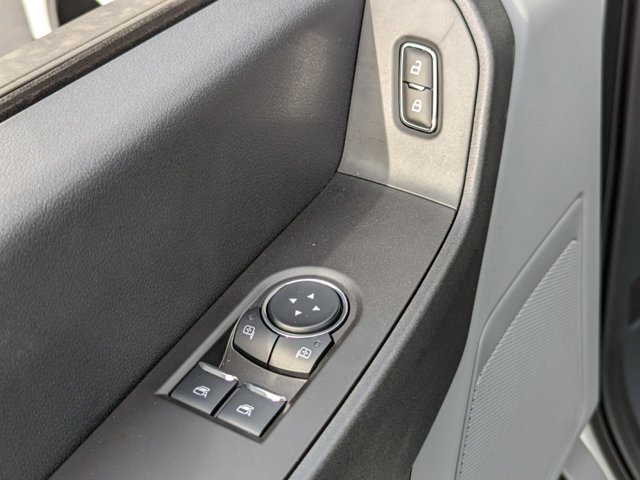 Vehicle image 13 of 22