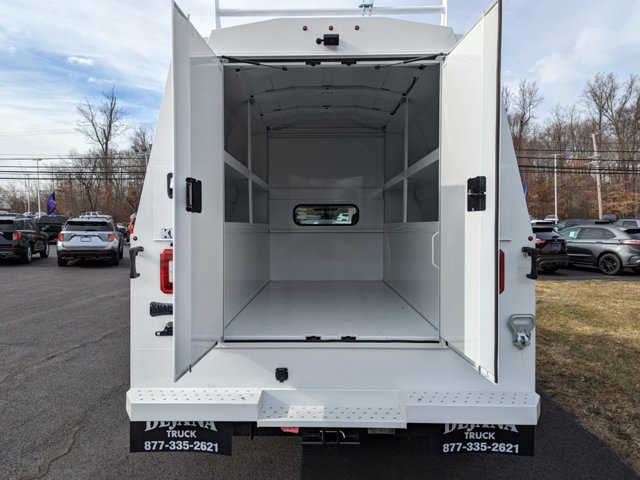 Vehicle image 11 of 22