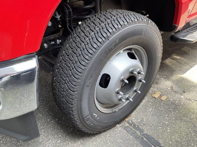 2023 Ford F-350 XL Image 5 of 20