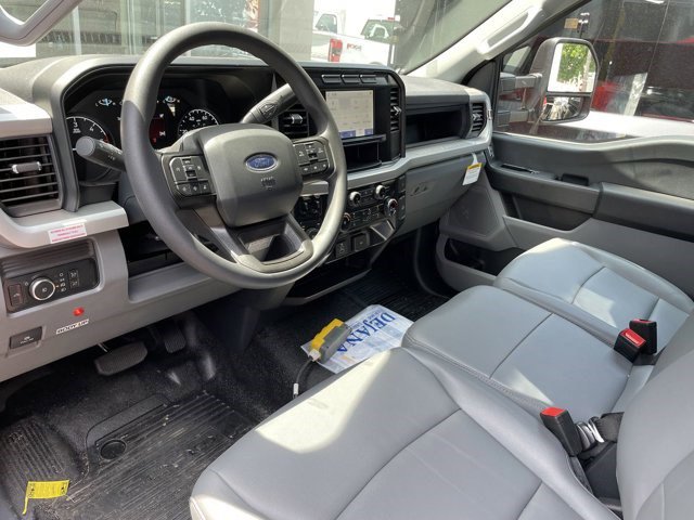 2023 Ford F-350 XL Image 8 of 20