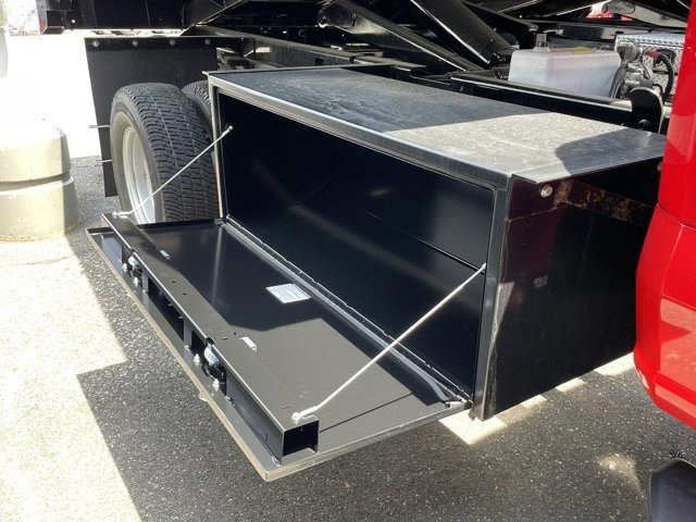 2023 Ford F-350 XL Image 6 of 20