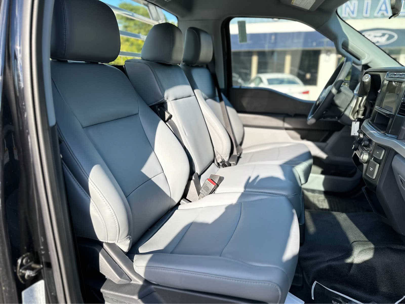 2023 Ford F-350 XL Image 16 of 21