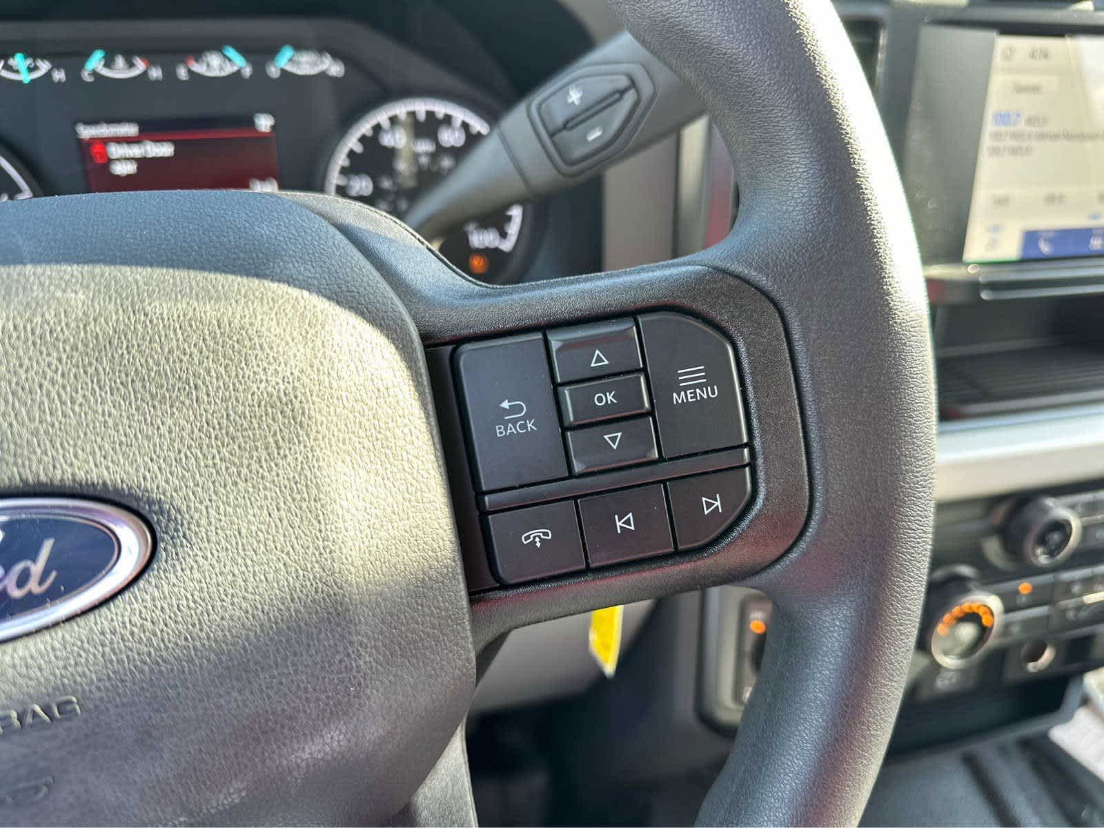 2023 Ford F-350 XL Image 18 of 21